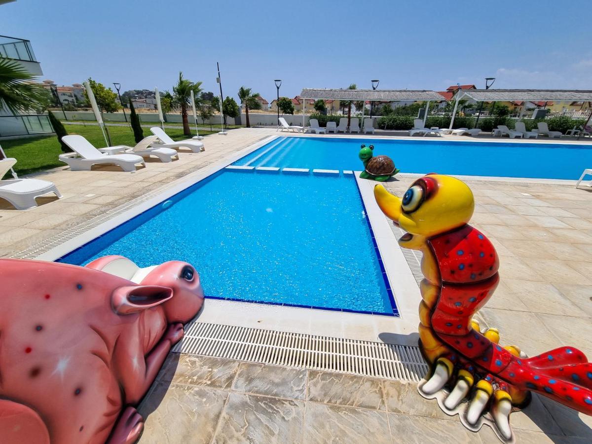 Holiday Stay With Aqua Park In Isabella, Caesar Blue Resort, Lunch Till 4Pm, Spa, Gym And Kids Club Gastria Dış mekan fotoğraf